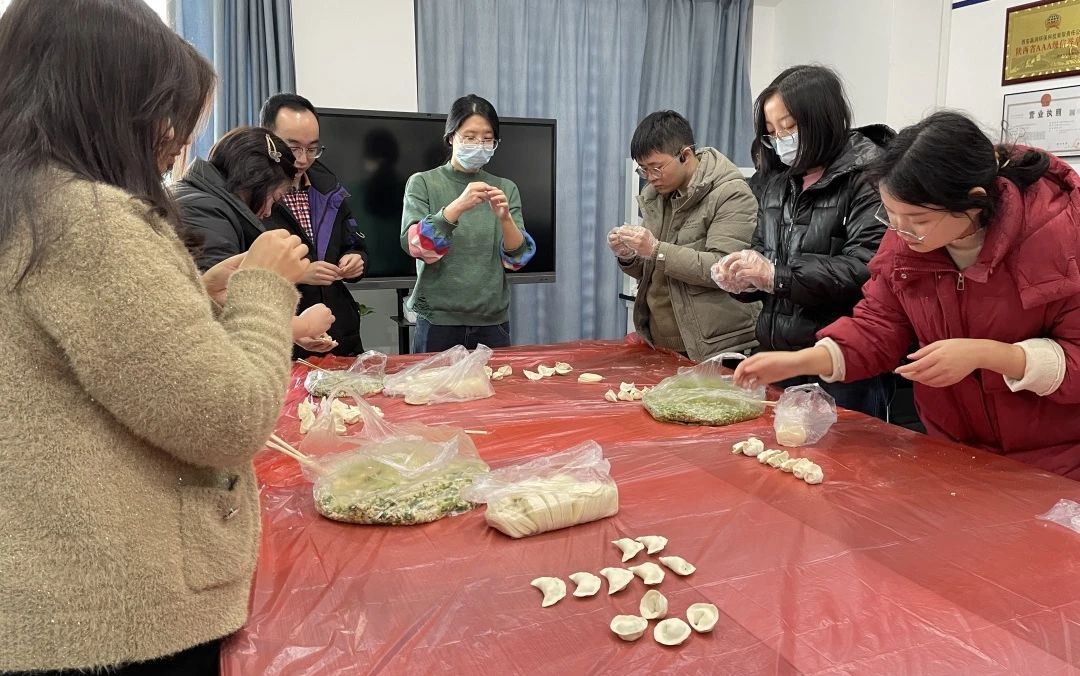 贏潤集團 | 迎冬至，包餃子，共繪溫馨畫卷！